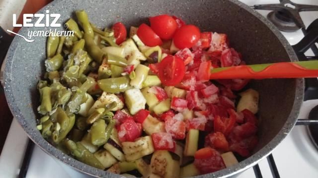 Etsiz Sebzeli Türlü Tarifi