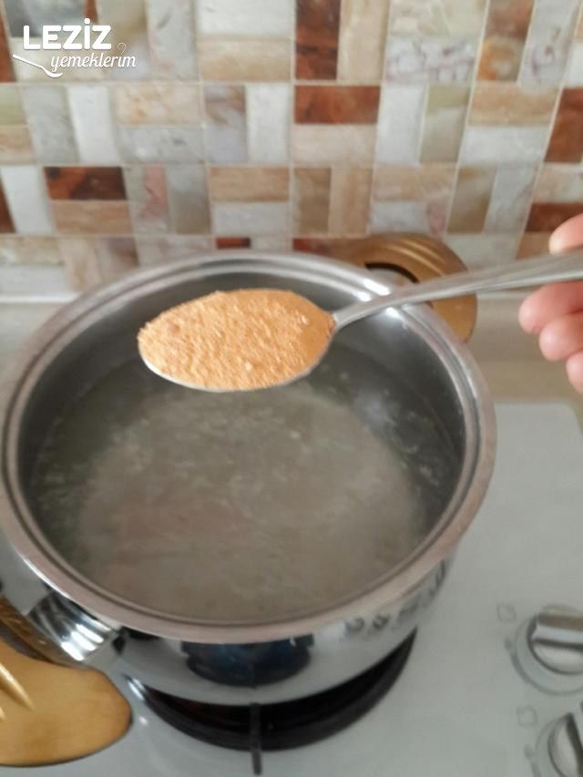 Tel Şehriyeli Tarhana Çorbası