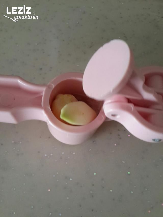 Tel Şehriyeli Tarhana Çorbası