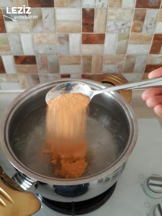 Tel Şehriyeli Tarhana Çorbası