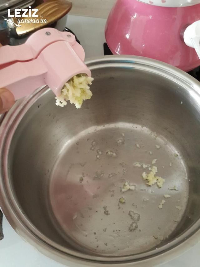 Tel Şehriyeli Tarhana Çorbası