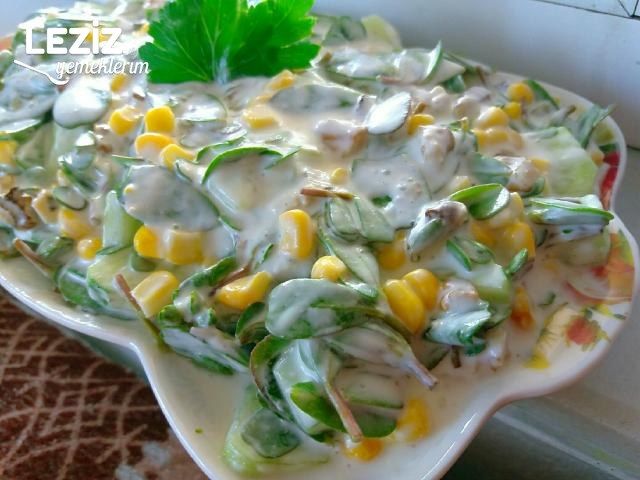 Yoğurtlu Semiz Otu Salatası Tarifi