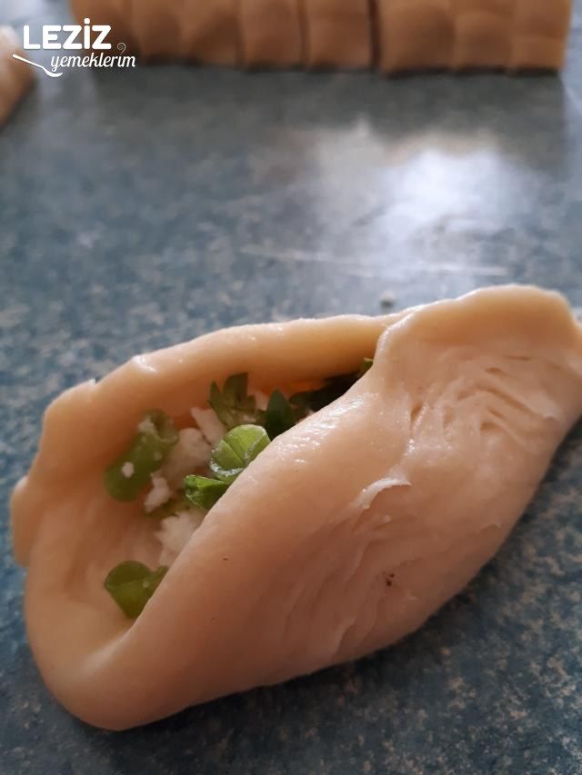 Kıyır Kıyır Midye Poğaça