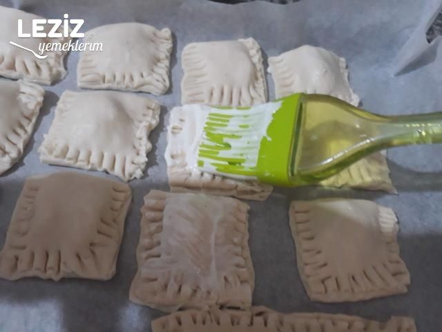 En Kolay Lokmalık Börekler