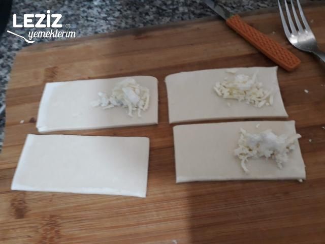 En Kolay Lokmalık Börekler