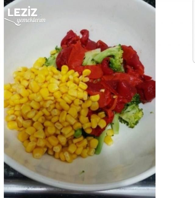 Mısırlı Brokoli Salatası