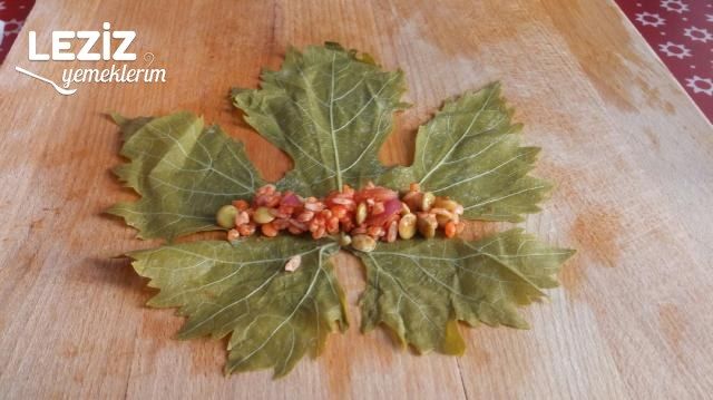 Bakliyatlı Yaprak Sarması (Çok Lezzetli)