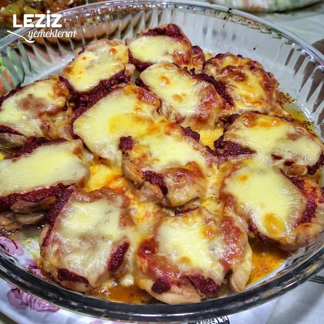 Kaşarlı Soslu Tavuk Tarifi