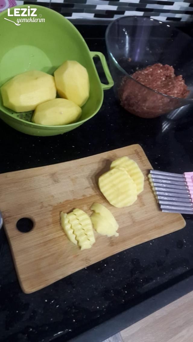Fırında Köfte Patates Tarifi