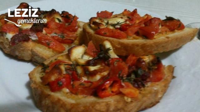 Çok Kolay Domatesli Pizza