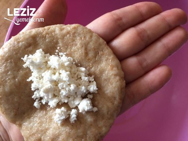 Tambuğday Unlu Mayasız Poğaça (Kıyır Kıyır)