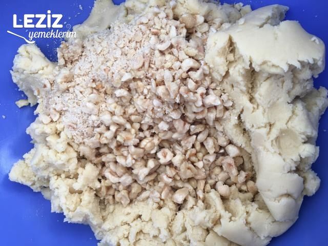 Beyaz Çikolatalı Fındıklı Kurabiye