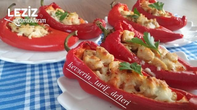 Kırmızı Biber Çanağında Kremalı Tavuk Tarifi