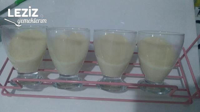 İki Renkli Muhallebi Tarifi