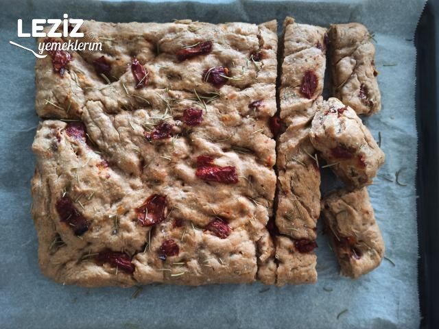 Focaccia Ekmeği Tarifi (Kuru Domatesli Ekmek)
