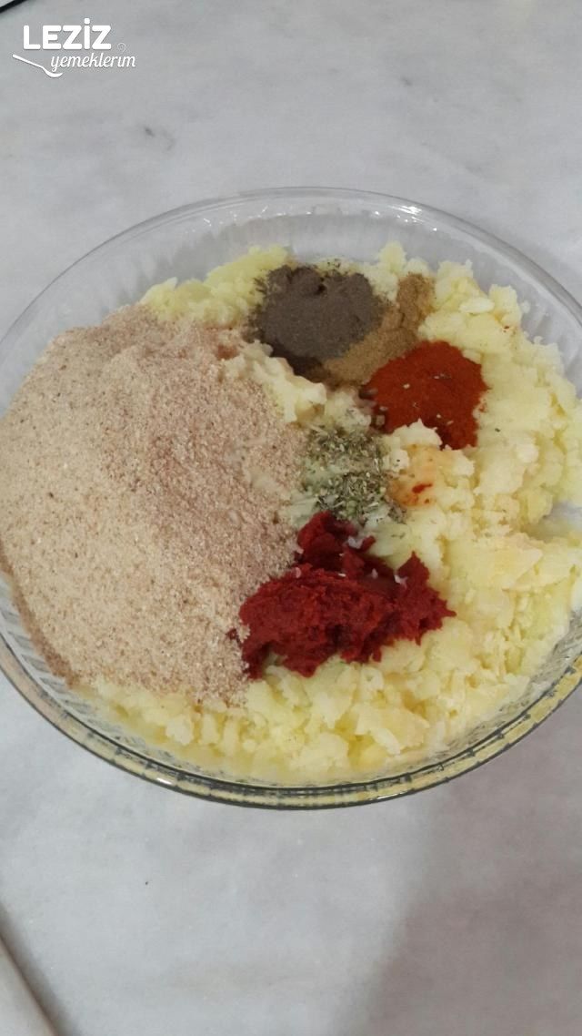 Az Malzemeli Patates Köftesi