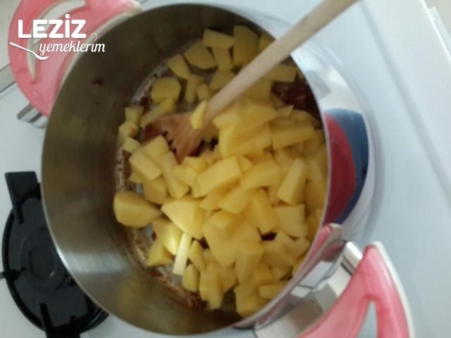Kıymasız Patates Yemeği