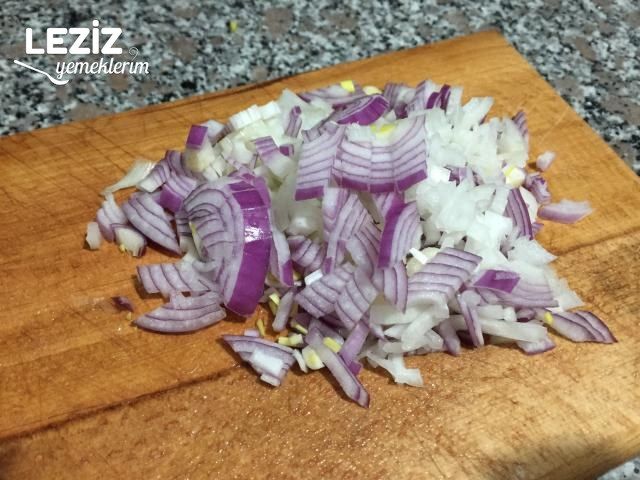 Tavuklu Kuru Fasulye Tarifi