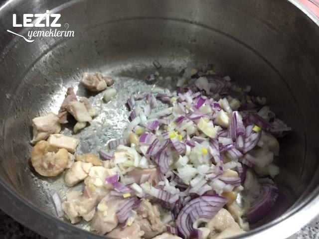 Tavuklu Kuru Fasulye Tarifi