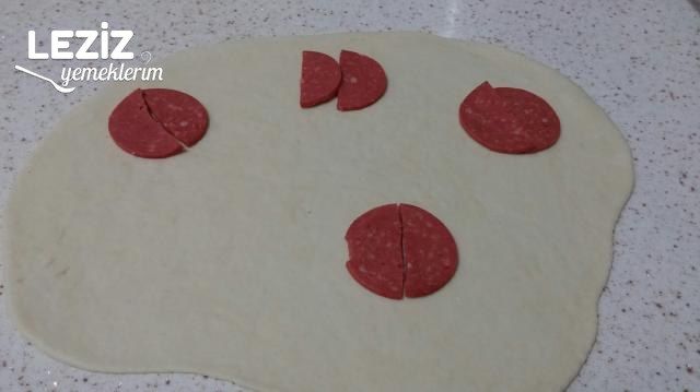 Sucuklu Peynirli Zeytinli Mini Bazlamarım