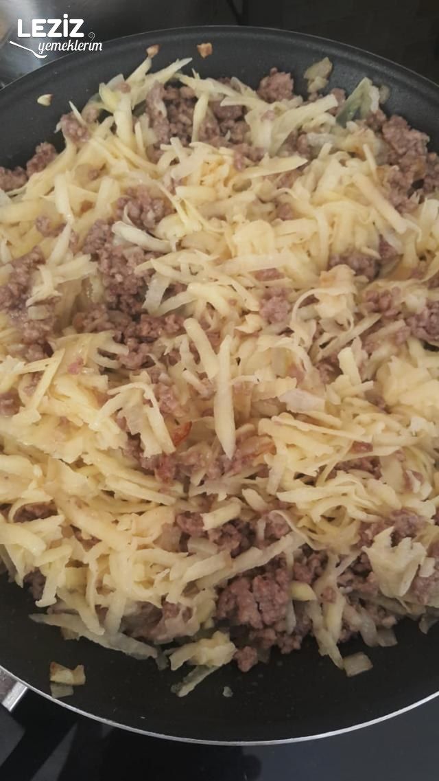 Kıymalı Patatesli Börek