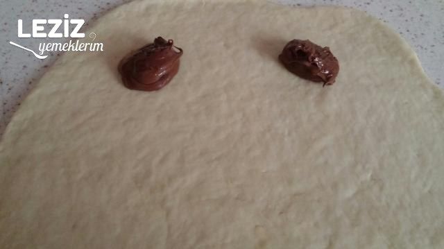 Çikolatalı Ve Reçelli Pofuduk Hamur Kızartması