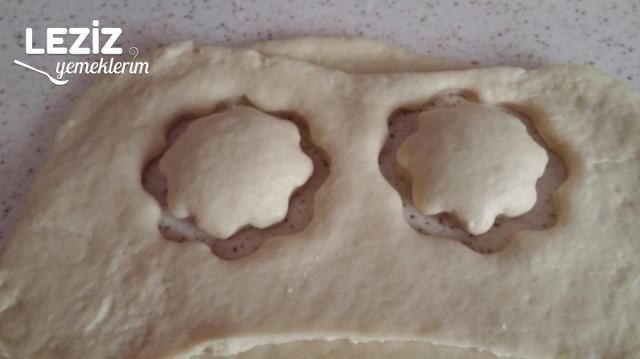 Çikolatalı Ve Reçelli Pofuduk Hamur Kızartması