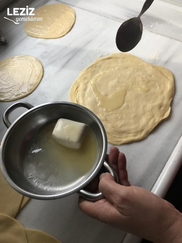 Az Yağlı Kat Kat Katmer