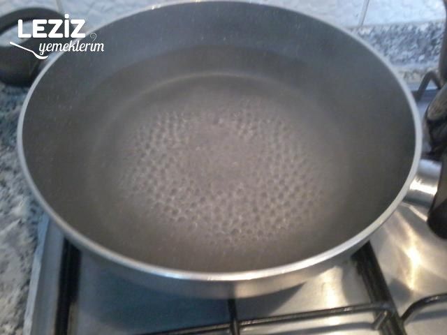 Yumurtalı Soslu Makarna