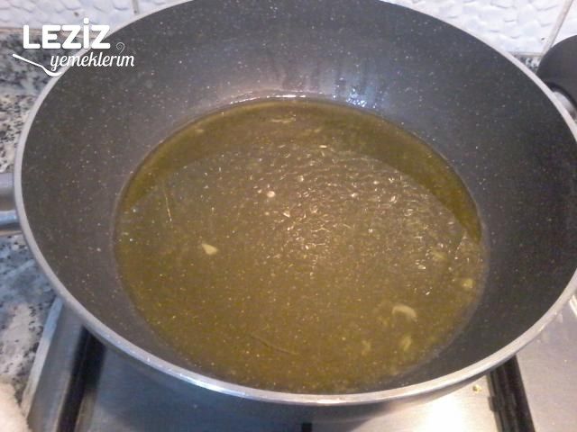 Yumurtalı Soslu Makarna