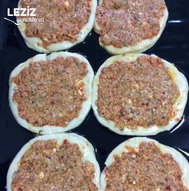 Çökelekli Susamlı Ekmek