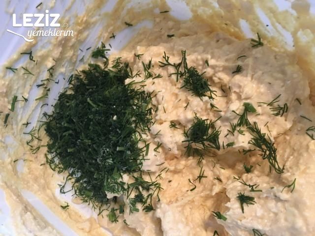 Dereotlu Kıyır Pastane Poğaçası