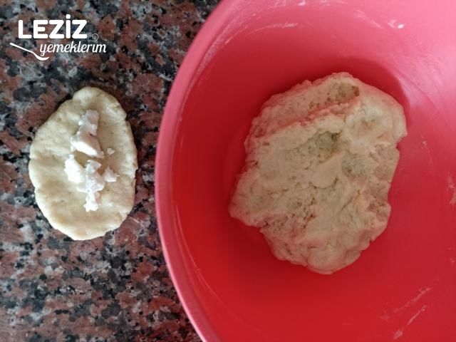 Kremalı Peynirli Poğaça Nasıl Yapılır