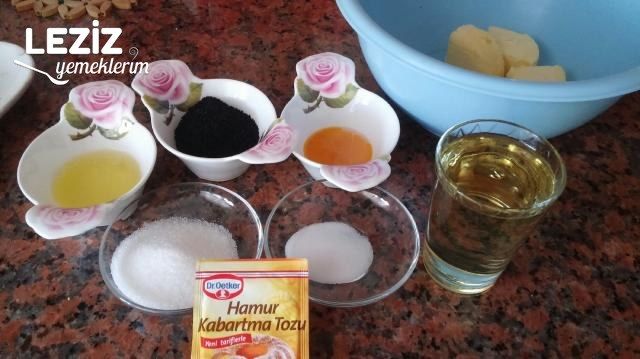 Ağızda Dağılan Çörekotlu Misket Kurabiye (112 Adet)
