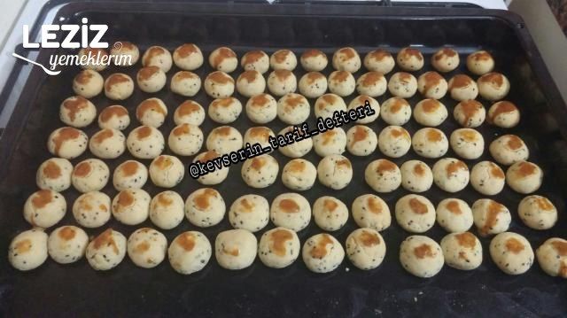 Ağızda Dağılan Çörekotlu Misket Kurabiye (112 Adet)