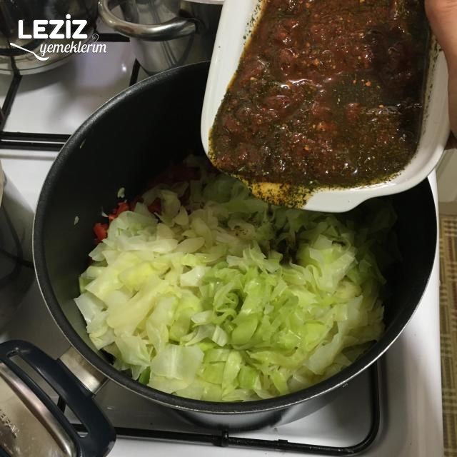 Zeytinyağlı Lahana Yemeği Tarifi