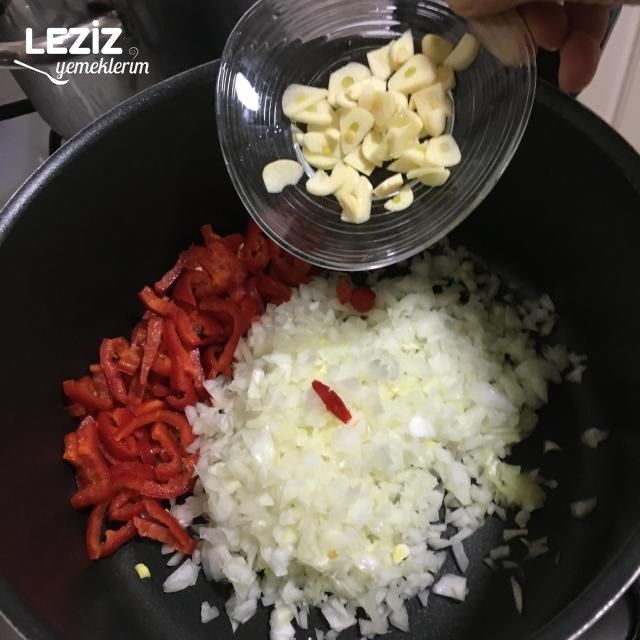 Zeytinyağlı Lahana Yemeği Tarifi