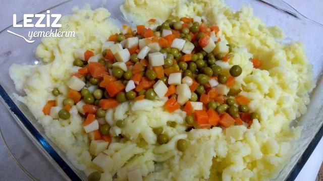 Fırında Kahvaltılık Sucuklu Patates