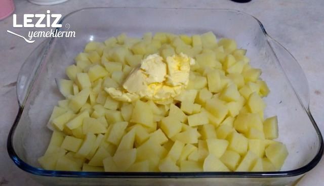 Fırında Kahvaltılık Sucuklu Patates