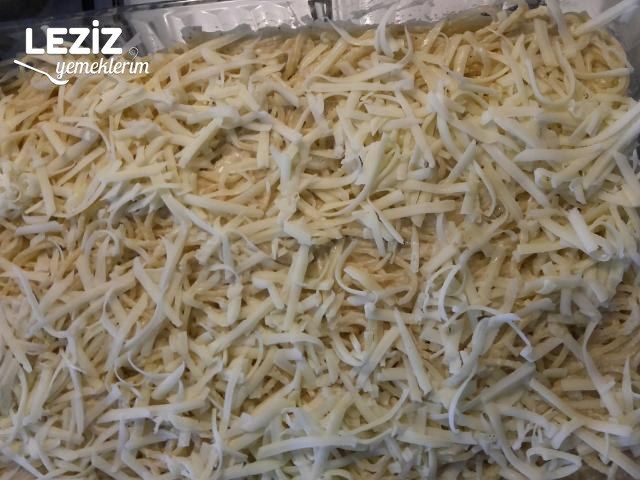 Beşamel Soslu Kaşarlı Fırında Makarna
