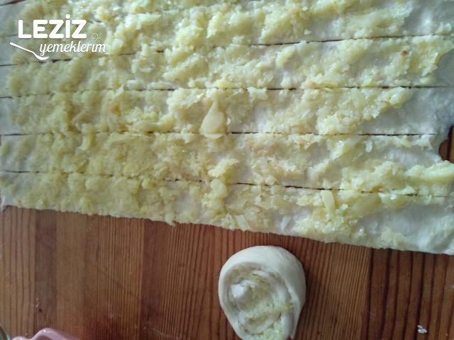 Patatesli Nefis Ve Kolay Rulo Poğaça
