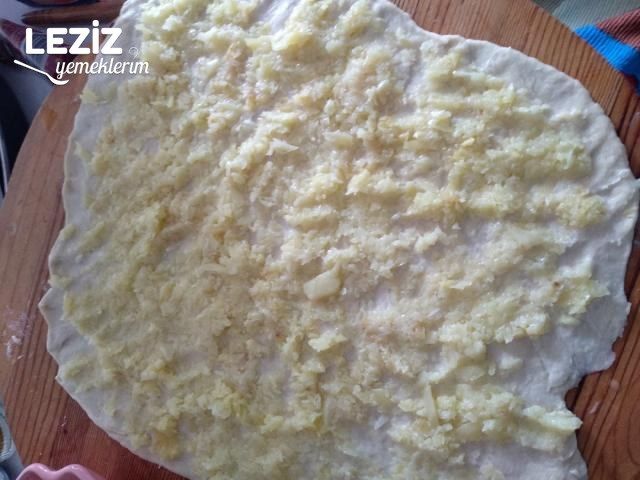 Patatesli Nefis Ve Kolay Rulo Poğaça