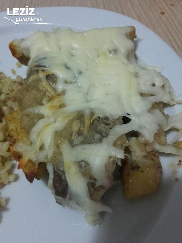 Beşamel Soslu Fırında Patatesli Köfte