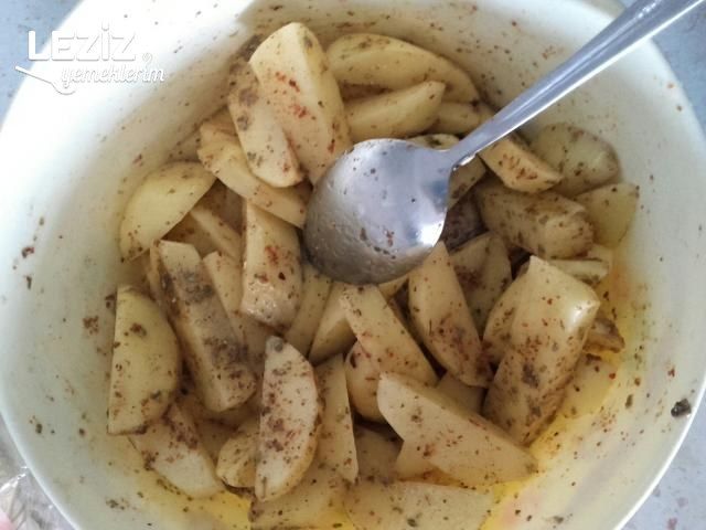 Beşamel Soslu Fırında Patatesli Köfte