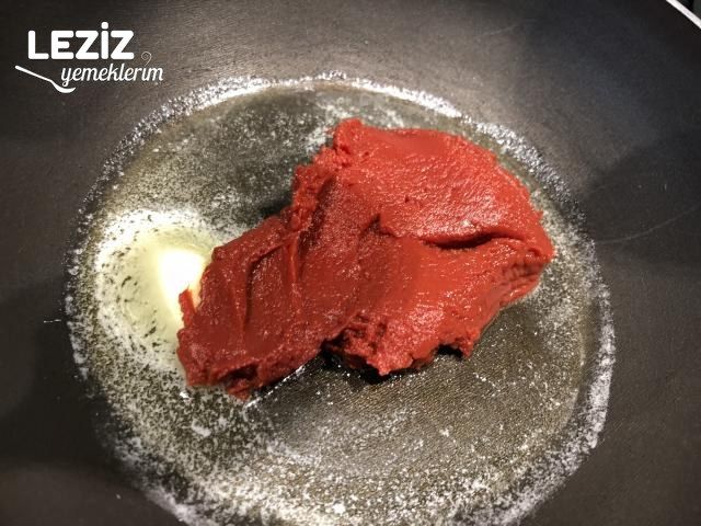 Yoğurt Soslu Kekikli Mantar Sote