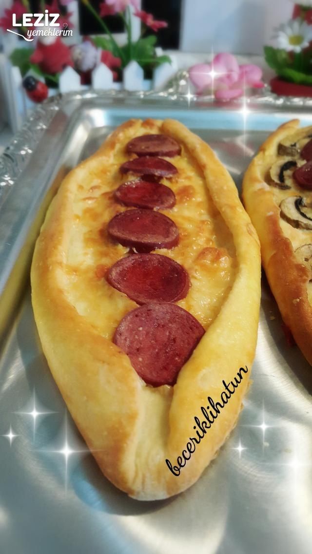 Kaşarlı Sucuklu / Mantarlı Pide