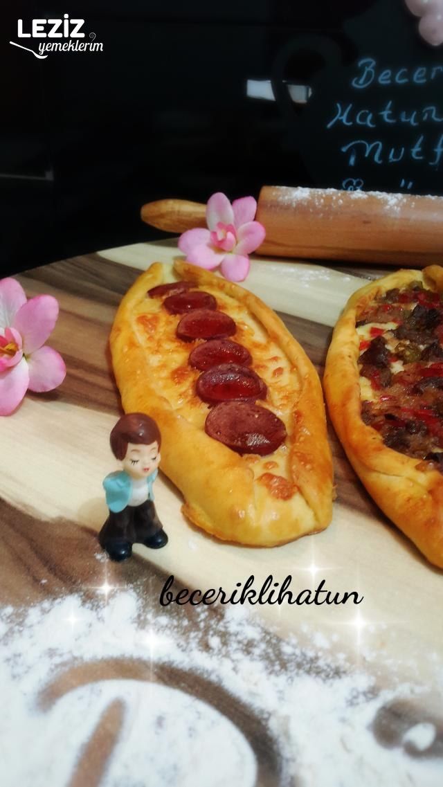 Kaşarlı Sucuklu / Mantarlı Pide