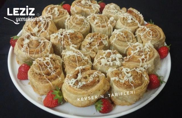 Tahinli Cevizli Milföy Çörekleri