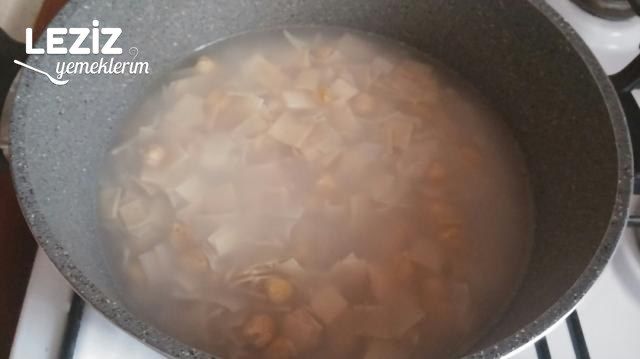 Mis Gibi Tutmaç Çorbası