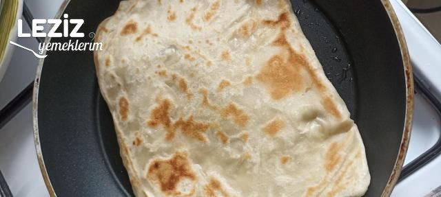 Çok Kolay Mayasız Gözleme Tarifi